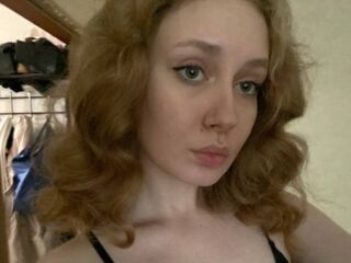 cam girl showing tits DoraOashey