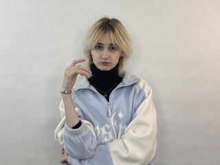 hot cam girl masturbating DorisTorchio