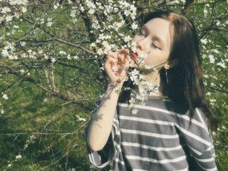 livesex cam girl EdwinaHence