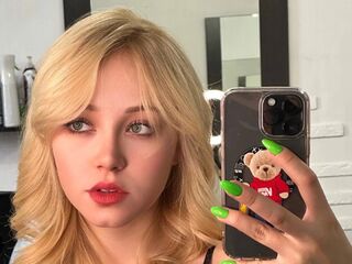 livesex cam girl EmilyCarles