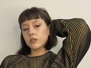 live webcam girl FannieRasberry