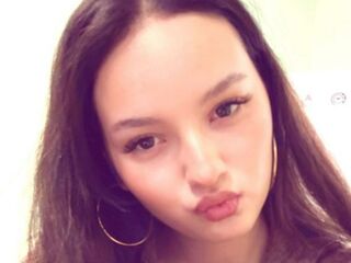 naughty camgirl fingering pussy FatimahAmargo