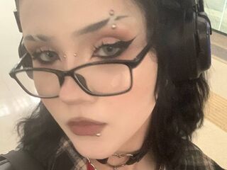 beautiful camgirl HattieLenczyk