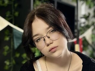 shaved pussy web cam HuldaGiovinco