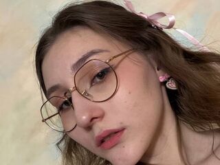 shaved pussy cam IngeFelde