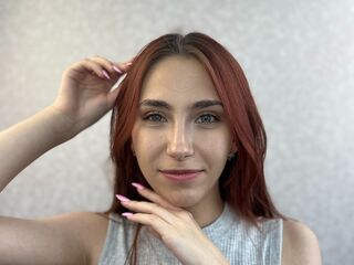 camgirl fingering shaved pussy JeanettSuell