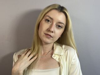 flirt chat room JeanneHolmes