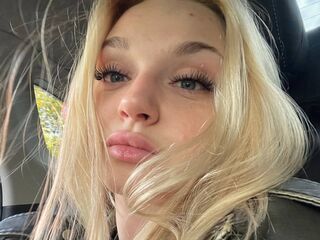 naked webcamgirl picture JinEvjen