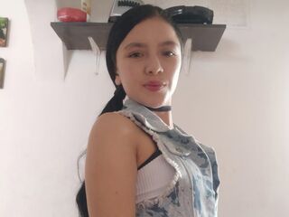 hot cam girl fingering shaved pussy JulietaZalazar