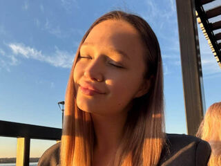 cam girl playing with dildo KatharineDeakyne