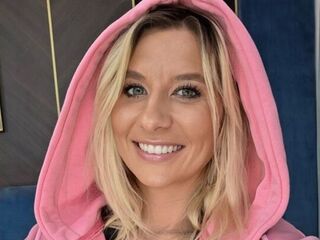 camgirl shaving pussy KaylinJan