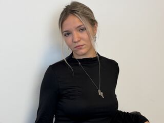 girl naked KeiraTullier