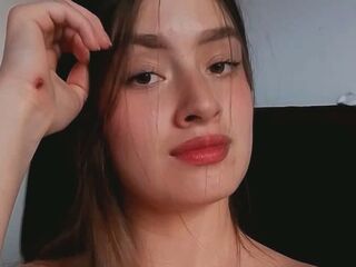 camgirl showing tits KendalCortes