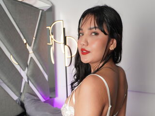 cam strip tease KylieWes
