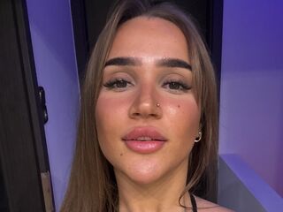 topless cam girl LexiBell