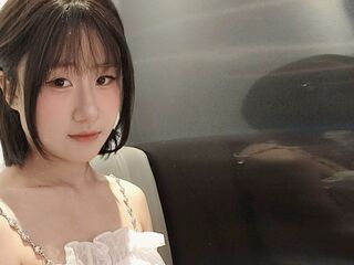 cam girl masturbating with sextoy LilyBrooklyn
