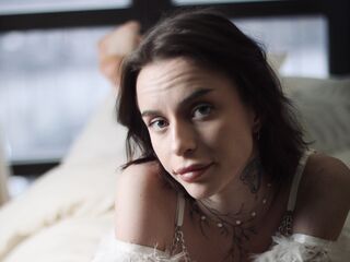 topless camgirl LiviaSomberland