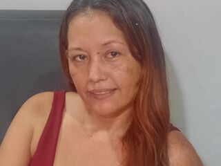 camgirl masturbating with vibrator Luzmari