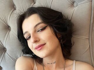 mastubating web cam girl LynnMartin