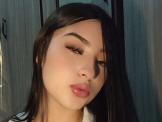 fingering webcamgirl picture MadelynFabbro