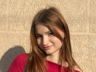 hot cam whore MadelynWealer