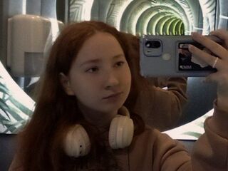 beautiful girl MadgeRemerez