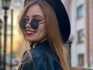 free adult cam MaiaOshman