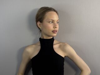 hot girl live cam MalliaLucioni