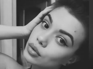 camgirl video chat MarciaMoor