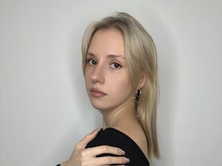 cam girl showing tits MarlaPankake