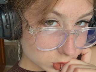 camgirl masturbating with sextoy MayaYam