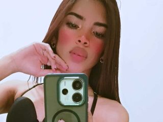naked girl with webcam masturbating with vibrator MeliClarck