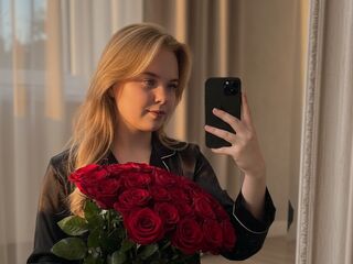 naked webcamgirl picture MelissaMyla