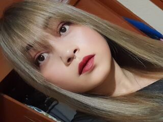 naked camgirl picture MercellaMorelli
