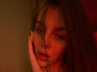 camslut fingering shaved pussy MillieBurnworth