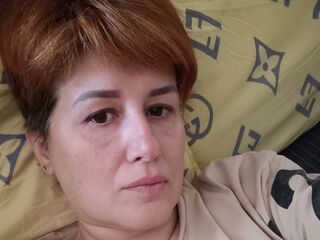 camgirl masturbating with vibrator MiraLiberty