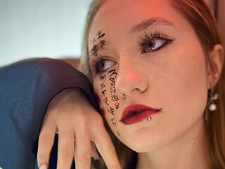 camgirl shaving pussy MistyColacone