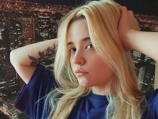 free live cam chat MonnieMoniz