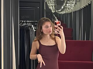 girl naked OdelynBreed
