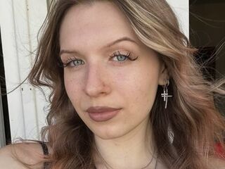naked camgirl masturbating with vibrator PatriciaLois