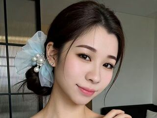 girl showing pussy QinWeiwei