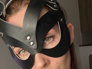 masturbating girl QtKaty