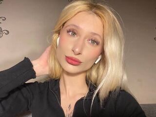 naked camgirl picture RemiVell