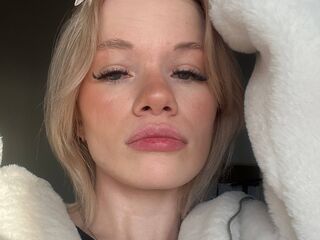 free nude live show RenitaKoo