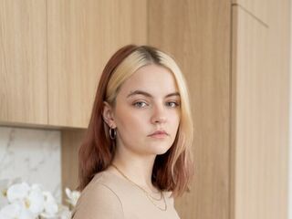 masturbating camgirl RinaWilliams