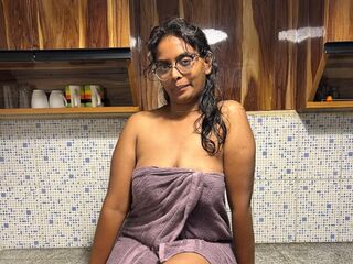 naked camgirl photo SanjuSanjana