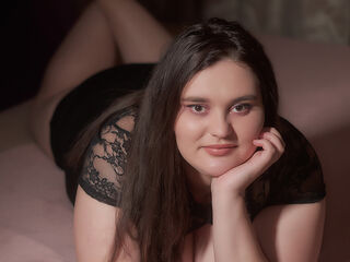 camgirl masturbating with vibrator SaraElise