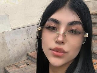 hot webcam slut SaraHearth