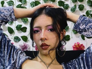 camwhore masturbating with sextoy SarahEarhart