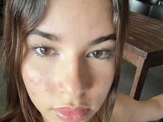 girl cam SariLane